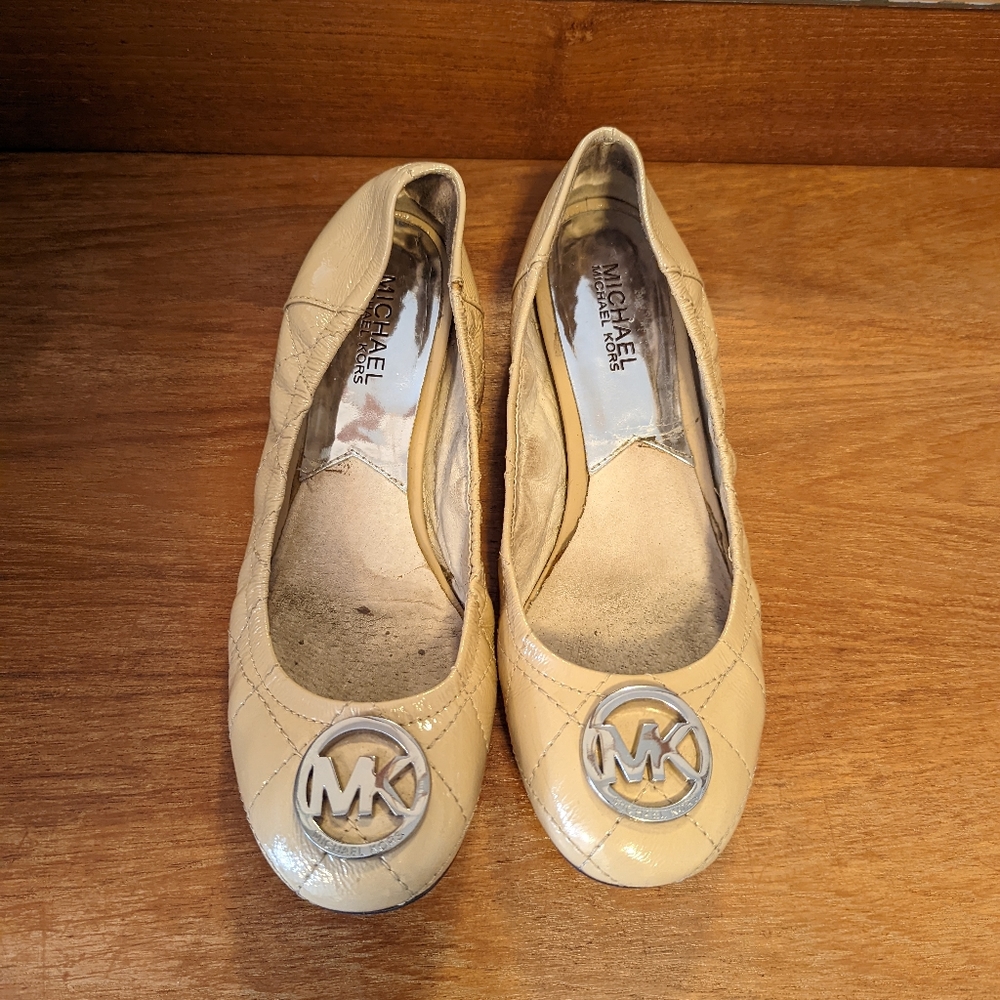Michael Kors nude flats